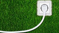 Grøn energi - stik - grønt græs - leding - 3840x2160